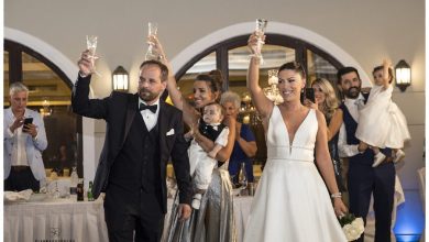 Photo of Η Έλενα Πλεξίδα ήταν η λαμπερή κουμπάρα στον γάμο του Ακη και της Βάσως