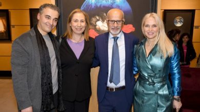 Photo of Απόλυτη επιτυχία συνάντησε η έκθεση του διεθνούς φήμης Φαρκαδόνιου Ζωγράφου Άγγελου Παναγιώτου που φιλοξενήθηκε στο Θέατρο Παλλάς της Αθήνας