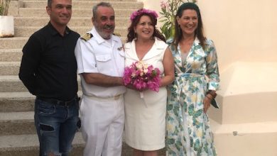 Photo of Σήμερα γάμος γίνεται σ’ ωραίο περιβόλι σ’ ωραίο περιβόλι!