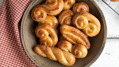 Photo of Πασχαλινά κουλουράκια χωρίς προσθήκη ζάχαρης από τον Ακη Πετρετζίκη