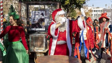 Photo of Η Μεγάλη παρέλαση του Αη Βασίλη με τα σκανταλιάρικα ξωτικά στα Τρίκαλα (φωτό)