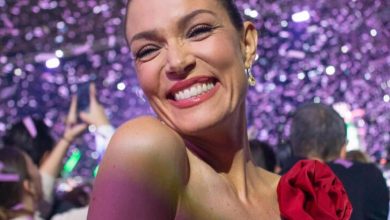 Photo of Η Βίκυ Καγιά σού δείχνει πώς να φορέσεις τις παγιέτες πρωί και βράδυ