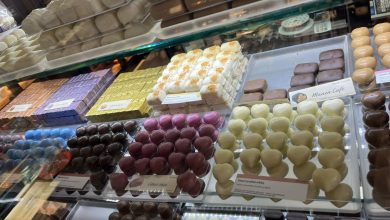 Photo of Valentine’s Day specialists,  με γλυκιές καρδιές Leonidas !