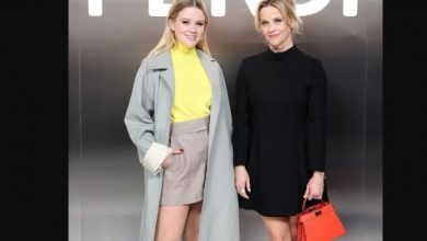 Photo of Οι Kardashian-Jenners που βγαίνουν για το Maison Margiela είναι μόνο το τελευταίο παράδειγμα οικογενειακού δεσμού που συμβαίνει στις εκθέσεις στο Παρίσι.