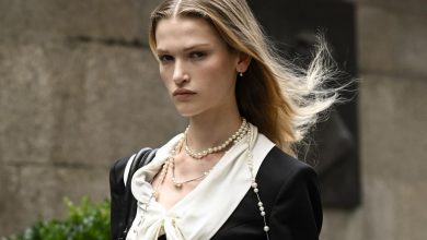 Photo of 12 ντελικάτα και ρομαντικά κοσμήματα με πέρλες που απογειώνουν την τάση του coquettecore