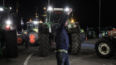 Photo of Αγρότες: Κλιμακώνουν τα μπλόκα σε όλη την Ελλάδα – Οι δρόμοι και οι παρακαμπτήριοι που είναι κλειστοί
