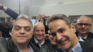 Photo of Μόνο ο Κουτσονάσιος βγάζει την καλύτερη selfie με τον Πρωθυπουργό!