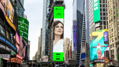 Photo of Χάρις Αλεξίου: Η φωτογραφία της σε billboard στην Times Square της Νέας Υόρκης