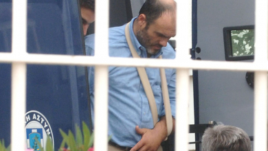 Photo of Του επέστρεψε γυαλισμένο το αμάξι με 150.000 κάτω απ’ το χαλί: Η μέρα που ο Βασίλης Παλαιοκώστας άφησε το θύμα του με ανοιχτό το στόμα