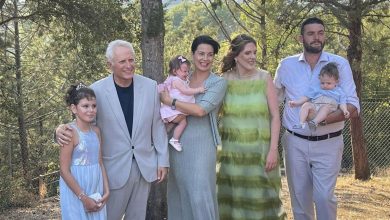 Photo of Η Βουλευτής Τρικάλων με τα περισσότερα βαφτιστήρια έγινε και πάλι μια αξιολάτρευτη νονά!