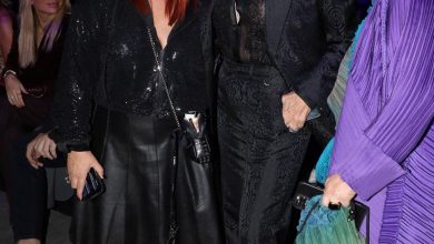 Photo of Η Μιμή Ντενίση με elegant κοστούμι και τα μποτάκια που αγαπά η Κέιτ Μίντλετον