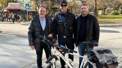 Photo of Η επίσκεψη του Νίκου Ανδρουλάκη και η επικοινωνία με τους πολίτες στους δρόμους των Τρικάλων με τον Γιώργο Οικονόμου