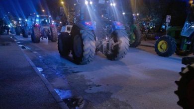 Photo of Ανυποχώρητοι οι αγρότες: Πολύωροι αποκλεισμοί, ενισχύονται τα μπλόκα – «Επενδύουμε χωρίς να ξέρουμε αν θα πάρουμε τα λεφτά μας πίσω»