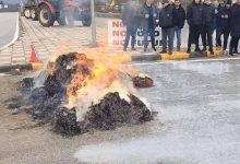 Photo of Στον κόμβο Μεγαλοχωρίου οι άνθρωποι της γης ζητούν λύσεις, όχι υποσχέσεις, οι γεωπόνοι στο πλευρό των αγροτών