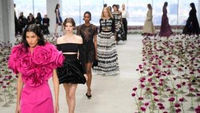 Photo of Carolina Herrera: Ένας πρώιμος Βαλεντίνος κατακτά τη Νέα Υόρκη