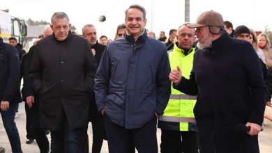 Photo of Την Τρίτη στο Μαξίμου αγρότες και κτηνοτρόφοι – Ανοίγουν αύριο οι δρόμοι