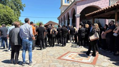 Photo of Πάνδημη συγκίνηση στην κηδεία του 30χρονου επιχειρηματία Στέφανου Κέμου στη Σωτήρα