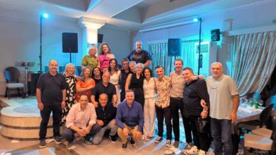 Photo of 40 χρόνια μετά: Οι απόφοιτοι του 4ου Λυκείου Τρικάλων (1984-85) συναντήθηκαν ξανά στο Φρούριο