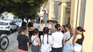 Photo of THE SCHOOL MASTER: Καλοκαιρινή γιορτή με παιχνίδι, πτυχία και… Καραγκιόζη!