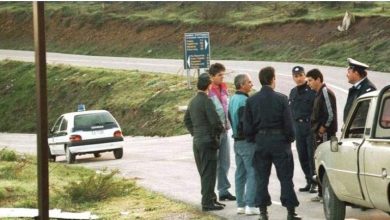 Photo of Σαν σήμερα το 1992 έγινε η περιβόητη ληστεία σε τράπεζα της Καλαμπάκας, που ουσιαστικά «έχτισε» την φήμη των αδελφών Πακαιοκώστα