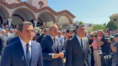 Photo of Στην κηδεία του Απόστολου Βεσυρόπουλου o Κώστας Σκρέκας