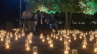 Photo of Μαγευτικές εικόνες από τη «Νύχτα των Κεριών» στη λίμνη των Ιωαννίνων (βίντεο)