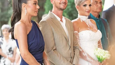 Photo of Ευρωβουλευτής και πανέμορφη πασίγνωστη Ελληνίδα που έγινε κουμπάρα