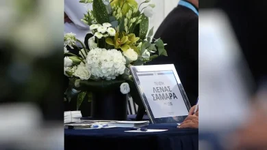 Photo of Βουβός ο πόνος στο ‘Α Νεκροταφείο στην κηδεία της Λένας Σαμαρά