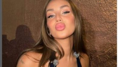 Photo of Ανδρομάχη: Εντυπωσιάζει με κίτρινο μπικίνι που αναδεικνύει το μαύρισμά της – «Τελειώνει μωρέ το καλοκαιράκι; ΠΟΤΕΕΕ!»