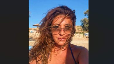 Photo of Έλενα Παπαρίζου: Η εμφάνιση με μαγιό στην Κίμωλο