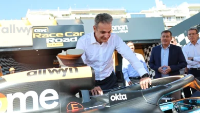 Photo of ΔΕΘ 2025: Η στάση του Κυριάκου Μητσοτάκη στο μονοθέσιο της McLaren