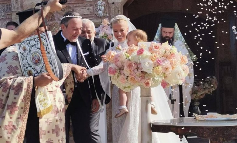 Photo of Λαμπρός γάμος και βάφτιση στον Πύργο Petreza για τον Δημήτρη Μπαταγιάννη και τη Μαρία Καραγιώργου