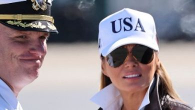 Photo of Μελάνια Τραμπ όπως Top Gun: Στρατιωτικές ιαχές, leather πατριωτισμός