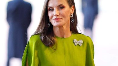 Photo of Το κομψό φόρεμα που θυμίζει μια από τις πιο iconic εμφανίσεις της βασίλισσας Λετίθια