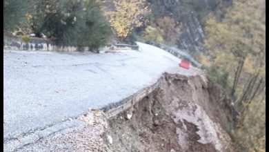 Photo of Κατολίσθηση απο τη θεομηνία έκλεισε τον δρόμο προς Γαρδίκι