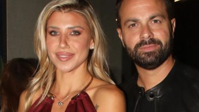 Photo of Ηλίας Βρεττός-Ο τραγουδιστής περιέγραψε τη στιγμή που ζήτησε από τη γυναίκα του, Αναστασία Δεληγιάννη, να τον παντρευτεί