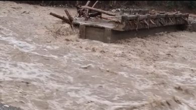 Photo of Ο Ασπροπόταμος βουλιάζει: Δύο γέφυρες  χάθηκαν στη μανία της βροχής(video)