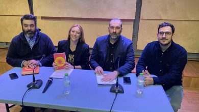 Photo of «Στο φως» του Νίκου Βόπη – Μια ζεστή, ανθρώπινη βραδιά στο Μουσείο Τσιτσάνη