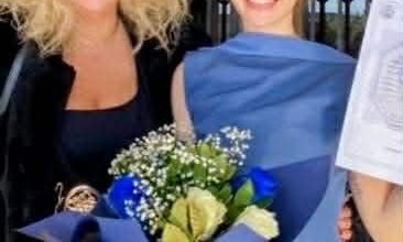 Photo of Στιγμές συγκίνησης και υπερηφάνειας στην αποφοίτηση της Ελένης Μασβούλα από τη Νομική του ΑΠΘ