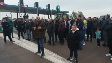 Photo of Μαζική και ειρηνική κινητοποίηση αγροτών – Αποκλεισμός του Ε65 στα διόδια Λόγγου Τρικάλων