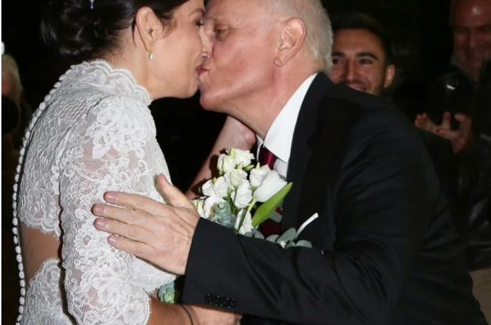 Photo of Γιάννης Ραγκούσης και Μαρίνα Κοντοτόλη παντρεύτηκαν στην Αγία Σοφία Ακροπόλεως