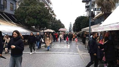 Photo of Χριστουγεννιάτικος παλμός στην Ασκληπιού την τελευταία Κυριακή πριν τις γιορτές