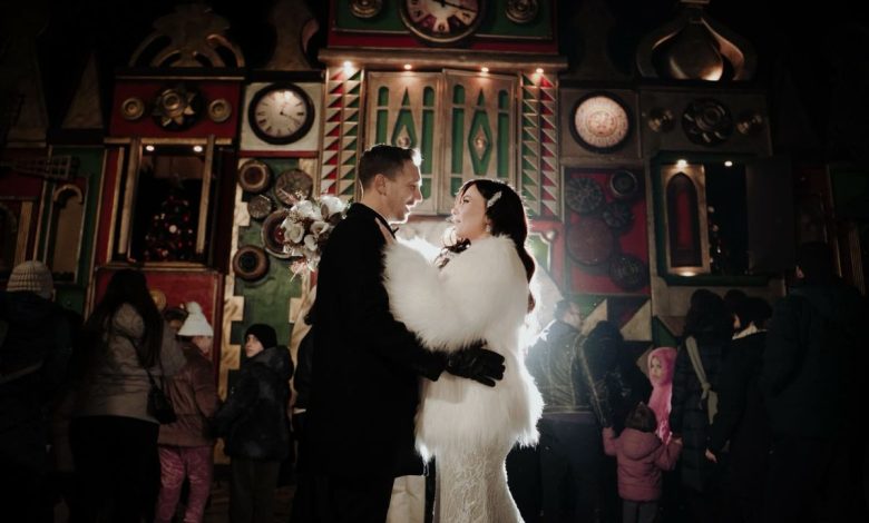 Photo of Με χρυσόσκονη & άρωμα Χριστουγέννων ο γάμος του Αποστόλη Κουγιάννου και της Ελένης Σωτηρίου