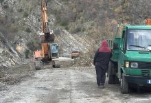Photo of Αγώνας δρόμου στο ορεινό Γαρδίκι: Μηχανήματα δουλεύουν νύχτα–μέρα για να ανοίξει η πρόσβαση στο χωριό