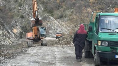 Photo of Αγώνας δρόμου στο ορεινό Γαρδίκι: Μηχανήματα δουλεύουν νύχτα–μέρα για να ανοίξει η πρόσβαση στο χωριό