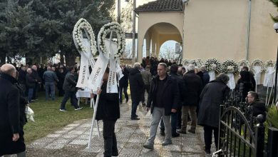 Photo of Ατελείωτο αντίο» από πλήθος κόσμου στη Θεοδώρα Καπλάνη – Πένθος στα Τρίκαλα για την 31χρονη Ορειβάτισσα