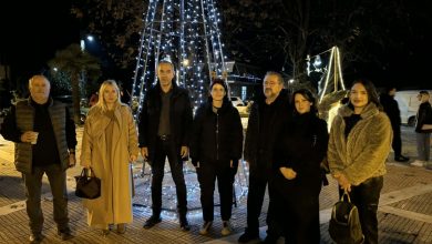 Photo of Μεγάρχη Τρικάλων: Όλο το χωριό στην πλατεία για το παραδοσιακό άναμμα του Χριστουγεννιάτικου δέντρου