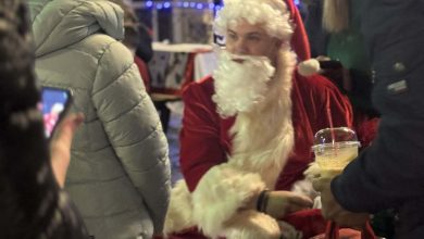 Photo of Με λαμπερή γιορτινή ατμόσφαιρα φωταγωγήθηκε το Χριστουγεννιάτικο Δέντρο στον Πλάτανο Τρικάλων