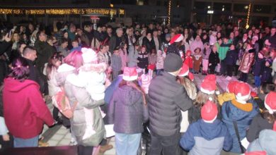 Photo of H φωταγώγηση του Χριστουγεννιάτικου Δένδρου στην Πύλη