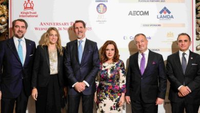 Photo of Παύλος και Νικόλαος Ντε Γκρες με τη μητέρα τους Βασίλισσα Άννα Μαρία στη Μ.Βρετανία